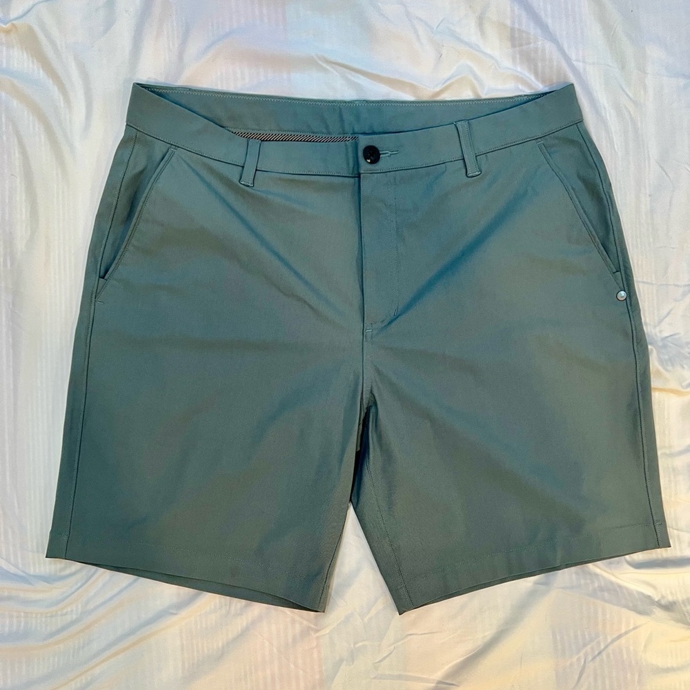 Vuori men’s shorts. Size 36. Excellent condition. Color is a teal/grey.